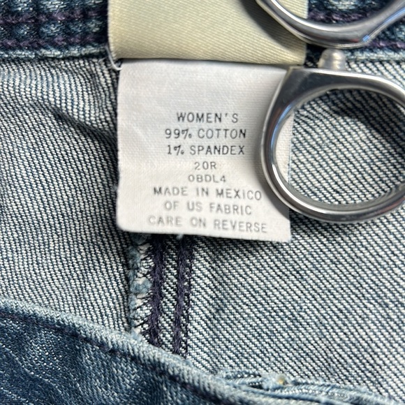 L.L.Bean Medium Wash Flare Jean 20R Runs Small - Picture 4 of 7